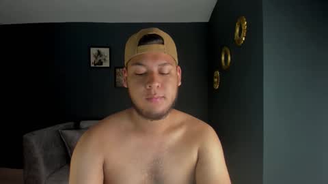 Snapshot of akon_2 chatting on February 2026 10:42:01 PM Akoon online show from February 2026 10:42:01 PM