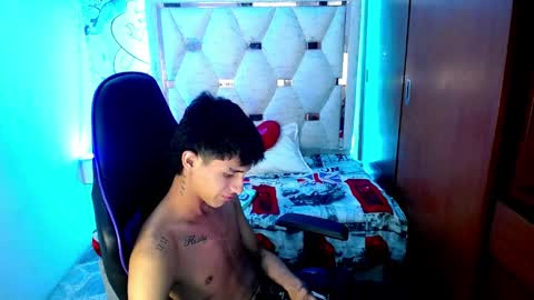 Akyra latin online show from March 2026 12:01:02 AM