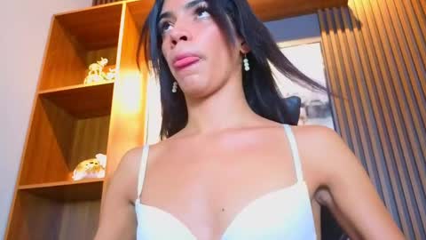 Alahia Rodriguez online show from May 2026 07:41:01 PM