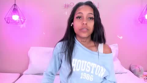 Snapshot of alahia_betancur chatting on March 2025 12:30:02 PM Alahia online show from March 2025 12:30:02 PM