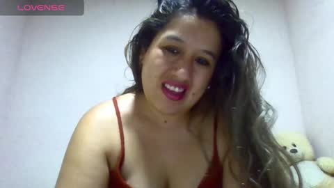Snapshot of alahia_fox chatting on February 2025 08:07:02 PM alahia online show from February 2025 08:07:02 PM