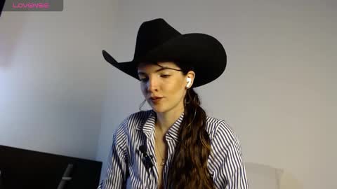           online show from October 2025 09:38:02 AM