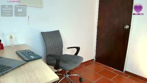 Snapshot of alahiacolucci chatting on June 2026 08:09:02 PM alahiacolucci online show from June 2026 08:09:02 PM