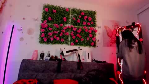 Snapshot of alaia_asuka chatting on September 2025 12:10:01 AM Alaia online show from September 2025 12:10:01 AM