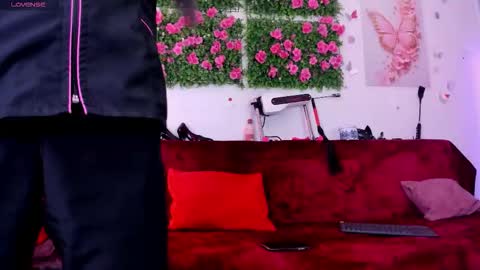 Snapshot of alaia_asuka chatting on October 2025 10:10:01 PM Alaia online show from October 2025 10:10:01 PM