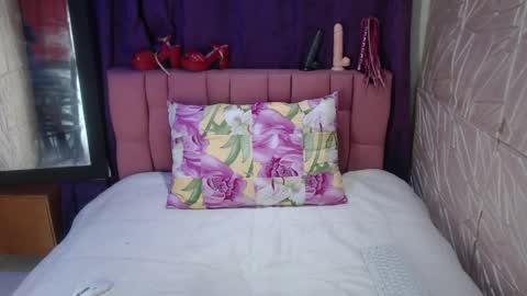 Snapshot of alaia_boobs chatting on March 2026 01:44:02 AM alaia_boobs online show from March 2026 01:44:02 AM