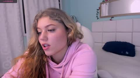Snapshot of alaia_greyy chatting on February 2025 01:14:01 PM Alaia online show from February 2025 01:14:01 PM