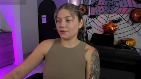 Alaia online show from October 2025 01:45:02 PM