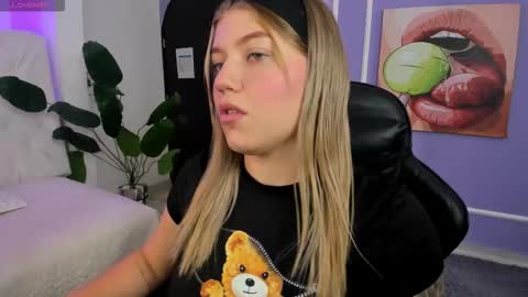 Alaia online show from November 2025 02:35:01 PM