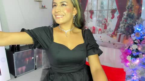 Snapshot of alaia_love77 chatting on January 2025 10:08:01 PM Alaia online show from January 2025 10:08:01 PM