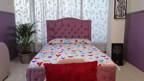 Snapshot of alaia_skater chatting on October 2025 11:52:02 AM Alaia Skater online show from October 2025 11:52:02 AM