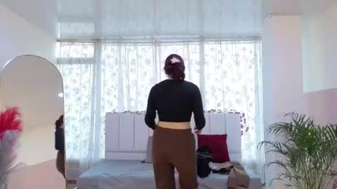 Alaia Skater online show from February 2026 06:55:02 PM