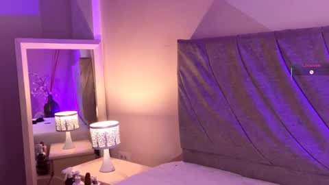 alaiaaddict online show from May 2026 09:33:01 PM