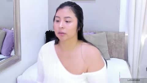 Snapshot of alaiasmile_ chatting on October 2025 05:30:02 PM online show from October 2025 05:30:02 PM