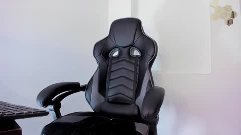 Snapshot of alan_muscle chatting on January 2025 08:46:02 AM Alan online show from January 2025 08:46:02 AM