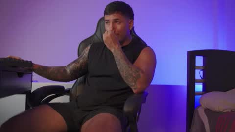 Snapshot of alan_muscle chatting on November 2025 07:30:02 AM Alan online show from November 2025 07:30:02 AM