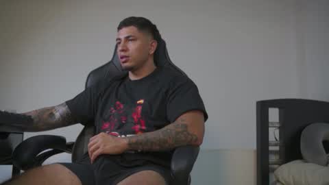 Snapshot of alan_muscle chatting on November 2025 06:27:01 AM Alan online show from November 2025 06:27:01 AM