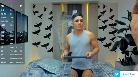 Alan  Kevin can we reach 100 thumbs up please guys  online show from October 2025 07:15:01 PM