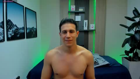 Snapshot of alan_nd_kevin chatting on March 2026 07:08:02 PM Alan Kevin can we reach 100 thumbs up please guys online show from March 2026 07:08:02 PM