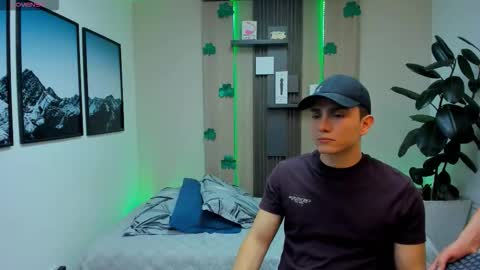 Snapshot of alan_nd_kevin chatting on March 2026 07:07:01 PM Alan Kevin can we reach 100 thumbs up please guys online show from March 2026 07:07:01 PM