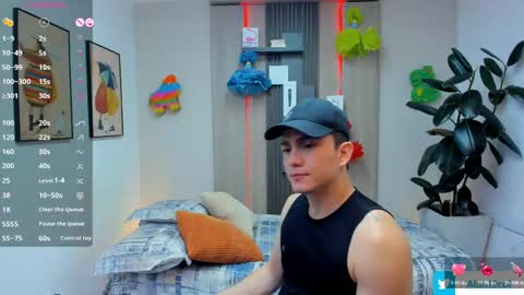 Alan  Kevin can we reach 100 thumbs up please guys  online show from May 2026 11:49:01 AM