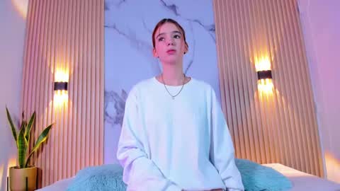 Snapshot of alana_333 chatting on September 2025 11:43:02 AM A L A N A online show from September 2025 11:43:02 AM