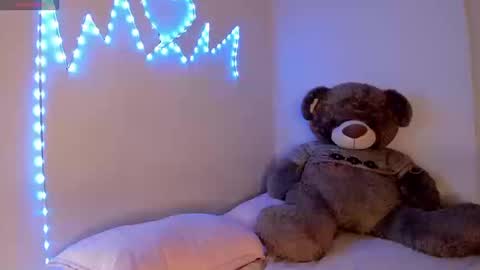 Snapshot of alana_77 chatting on September 2025 10:00:01 PM Alana online show from September 2025 10:00:01 PM