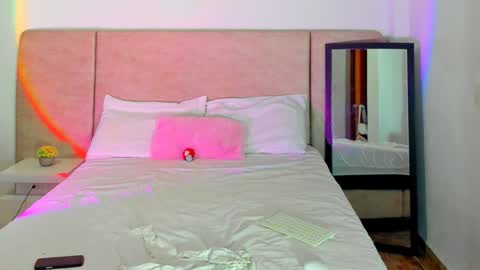 Snapshot of alana__get chatting on December 2024 11:26:01 AM online show from December 2024 11:26:01 AM