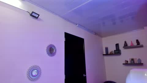 Snapshot of alana_madison chatting on December 2024 05:02:01 PM Maeve online show from December 2024 05:02:01 PM