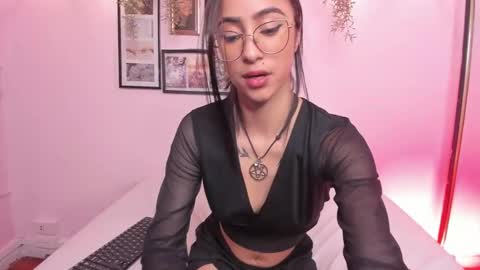 Snapshot of alana_martinez_ chatting on October 2025 01:35:02 PM Alana online show from October 2025 01:35:02 PM