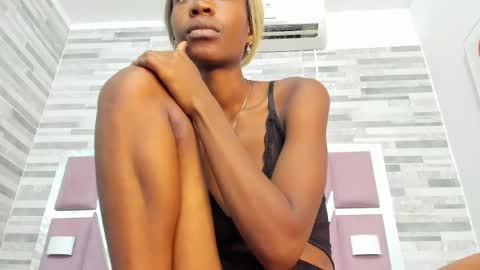 Alana online show from October 2025 06:58:01 PM