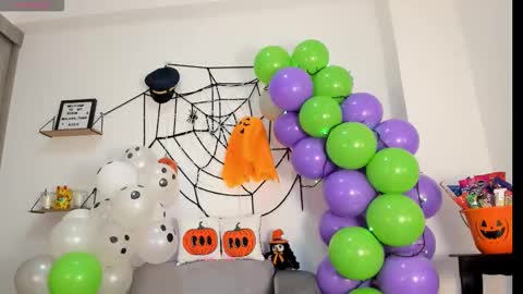       online show from October 2025 10:21:01 PM