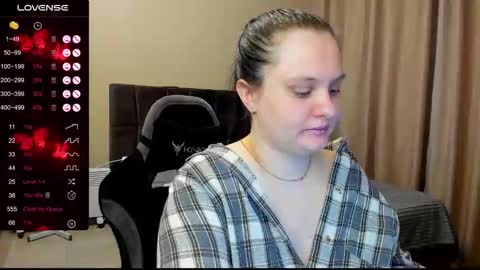 Snapshot of alanabrox chatting on December 2025 12:26:01 AM Julia online show from December 2025 12:26:01 AM