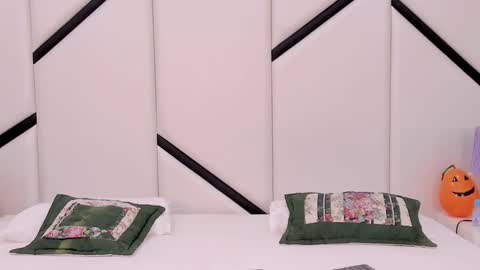 Alana online show from October 2025 11:43:02 AM