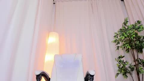 Snapshot of alanakimura_ chatting on February 2025 03:43:01 PM Alana silvana online show from February 2025 03:43:01 PM