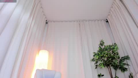 Snapshot of alanakimura_ chatting on March 2025 12:45:01 PM Alana silvana online show from March 2025 12:45:01 PM