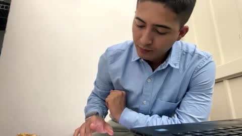 Snapshot of alanj998 chatting on January 2026 01:33:01 AM alanj998 online show from January 2026 01:33:01 AM