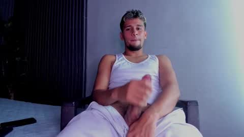 Snapshot of alann_smith_ chatting on October 2025 10:43:02 PM Alan Smith online show from October 2025 10:43:02 PM