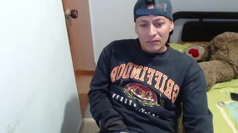 Snapshot of alann_snow chatting on November 2025 02:43:02 AM Alann online show from November 2025 02:43:02 AM