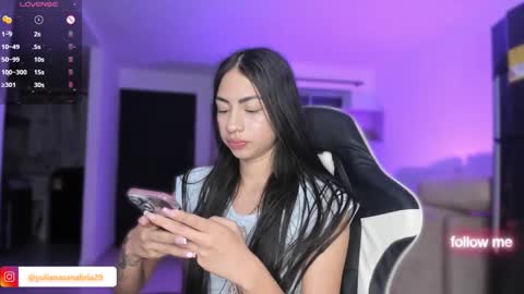 Snapshot of alannah__ chatting on December 2024 02:20:02 AM online show from December 2024 02:20:02 AM