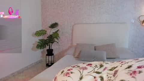 alannarouge online show from June 2026 11:30:02 AM
