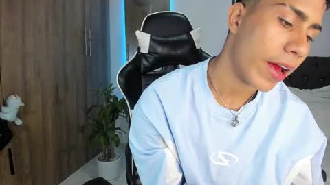 alannaughty_ online show from May 2026 10:29:01 PM