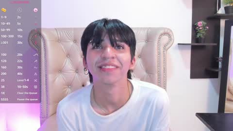 Snapshot of alanrock18 chatting on January 2025 08:04:01 AM Alan online show from January 2025 08:04:01 AM