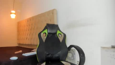 alantrickz365 online show from March 2026 02:38:02 AM