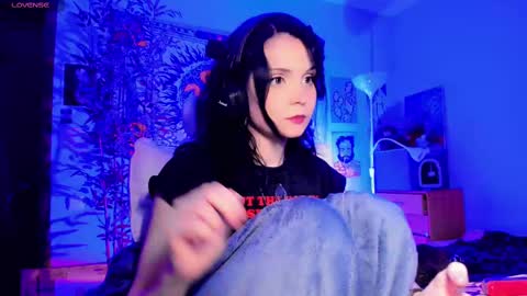 alaska_chan_ online show from February 2025 06:04:02 PM