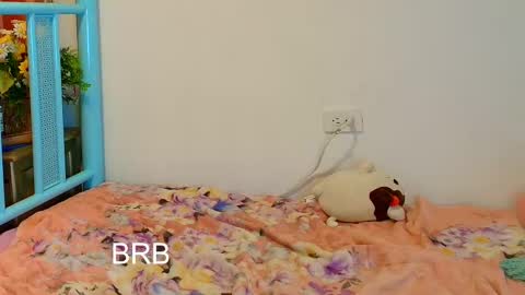 Alaska online show from October 2025 04:37:01 AM