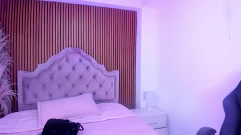 Snapshot of alaskaflowers_ chatting on June 2026 04:03:02 AM Alaska online show from June 2026 04:03:02 AM