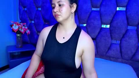 Snapshot of alasmith_ chatting on May 2026 06:44:01 AM AlaSmith online show from May 2026 06:44:01 AM