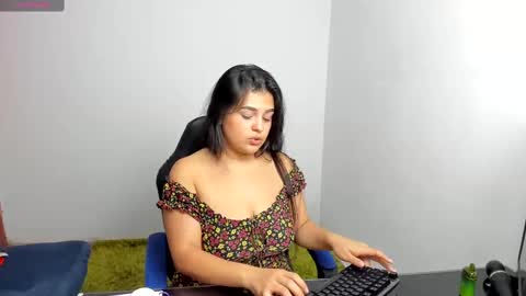 Snapshot of alayasmile chatting on March 2025 01:20:02 AM Alaya online show from March 2025 01:20:02 AM