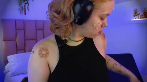 albaandthayron online show from October 2025 11:27:02 AM